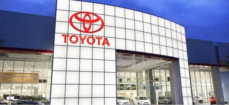 Дилер Toyota обманул женщину на 100 000 рублей.…