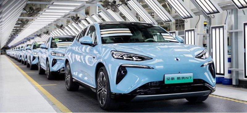 В 2024 году BYD планирует продать 3,6 млн…