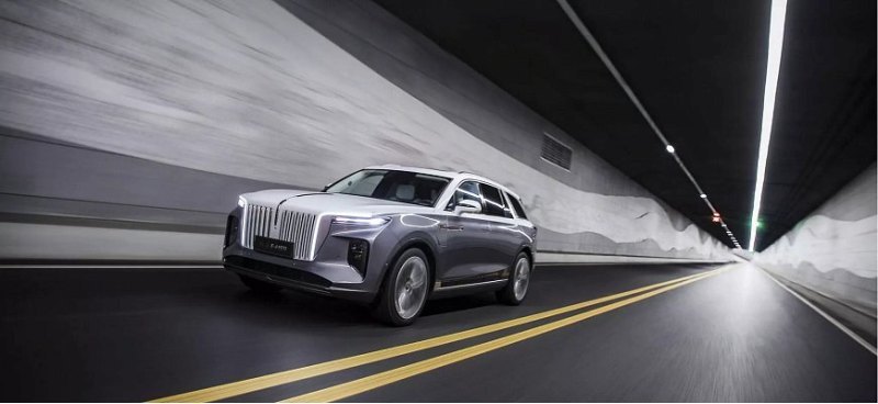 Китайский Hongqi прибыл в Европу с электрическим…