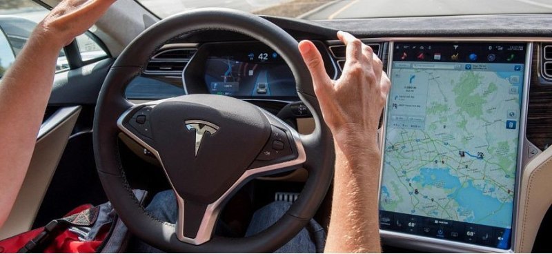 Автопилот Tesla стал в два раза доступнее…