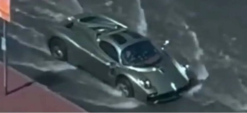 Отчаянный едет на гиперкаре Pagani Utopia…