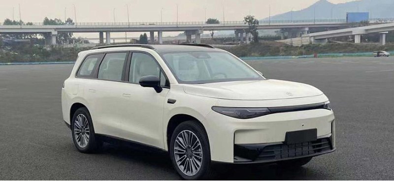 Leapmotor представила «первый в мире большой…