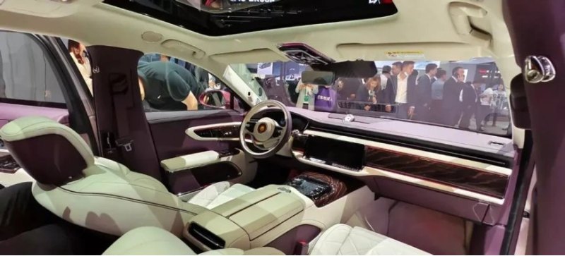 Hongqi предложит седан с двумя гибридными…