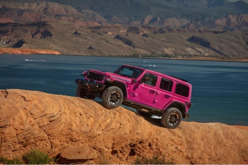 Jeep Gladiator оснащен 3,6-литровым двигателем V6…