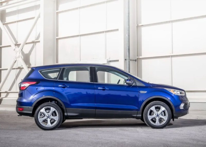 Обновленный Ford Kuga II встал на конвейер завода…