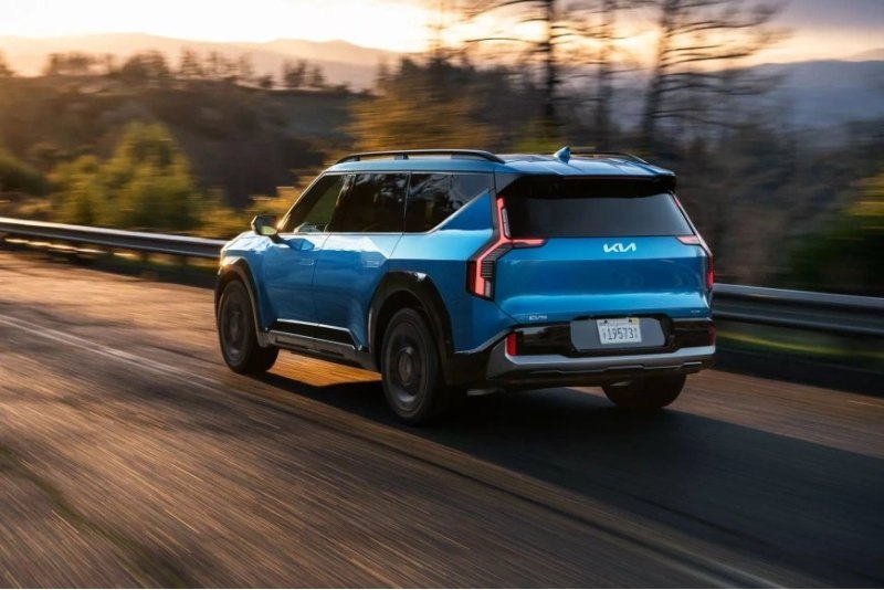 Это не первый раз, когда Kia EV9 отзывают. В…