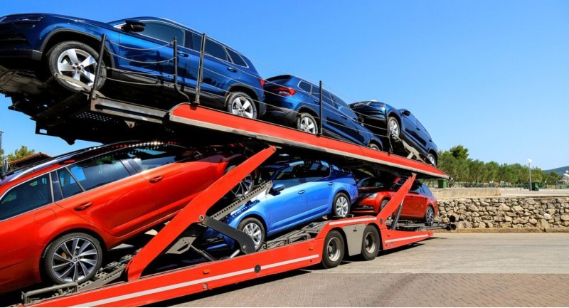 Кроме легковых автомобилей из Китая в Россию…