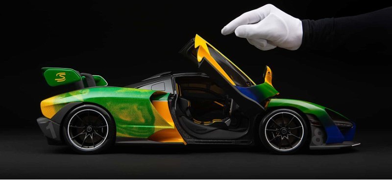 Миниатюрная копия McLaren Senna с лицом Сенны на…