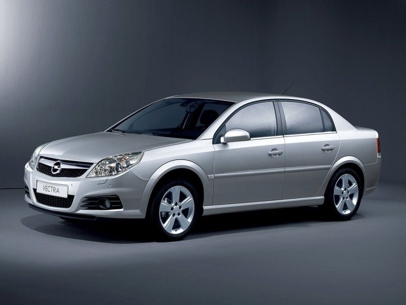 Замыкает топ-5 Opel Vectra с 1,6-литровым или…