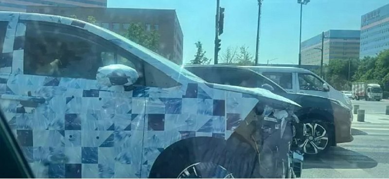 Предстоящий подключаемый гибридный минивэн от BYD…
