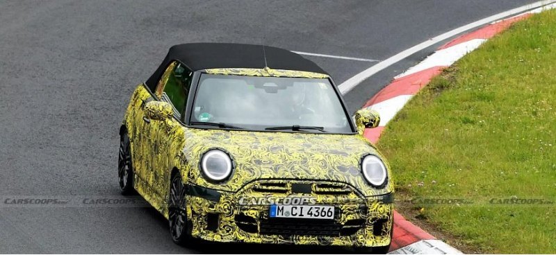 Обновленный кабриолет Mini Cooper JCW засветился…