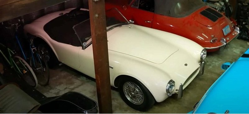Владелец этой Shelby Cobra легендарный джаз-мэн…