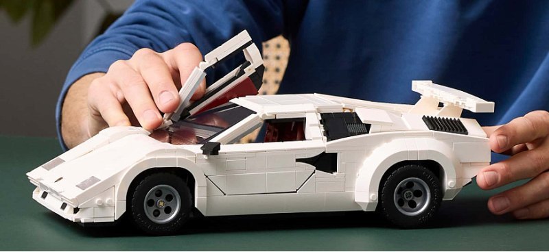 У Lamborghini Countach от Lego есть рабочие…