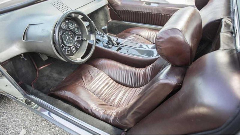 Новый Bugatti Tourbillon попал в заголовки газет…