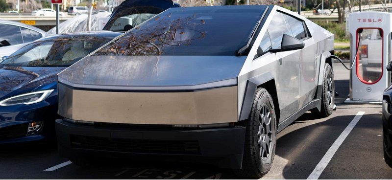 Tesla отзывает почти каждый произведенный…