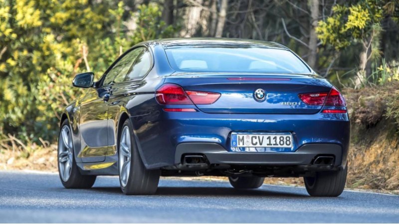 Гибридный внедорожник BMW XM очень новый, но…