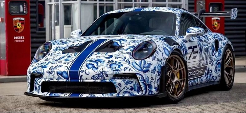Что делает этот экземпляр Porsche 911 GT3 RS…