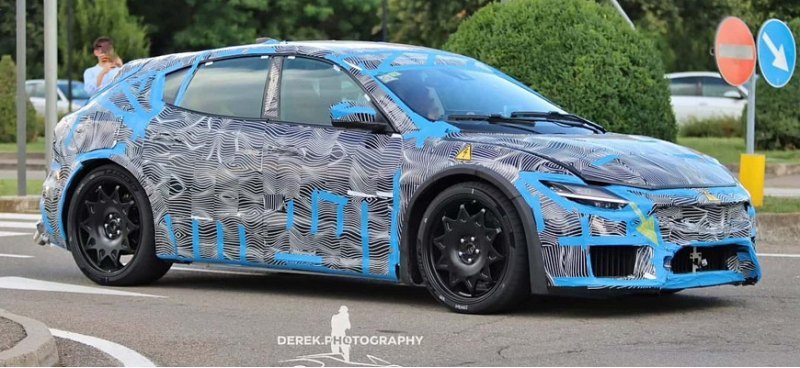 Первый электромобиль Ferrari вышел на испытания