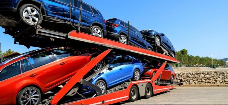 Названы возможные причины краха авторынка России