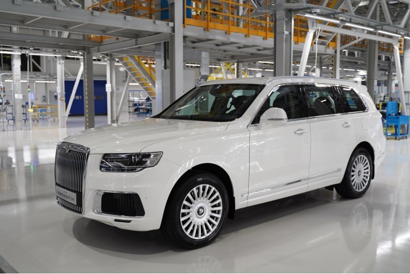 Для сравнения, китайский Hongqi H9, который часто…