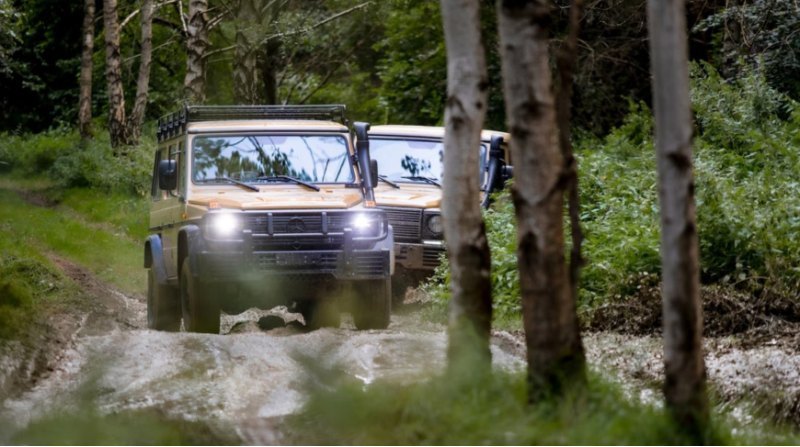 Mercedes-Benz представил два варианта модели 464:…