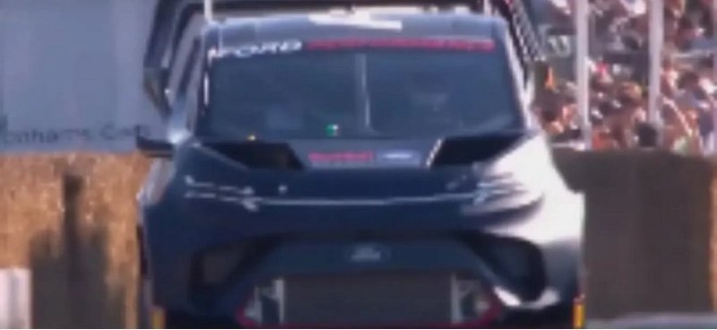 Гоночный фургон Ford SuperVan одержал фееричную…