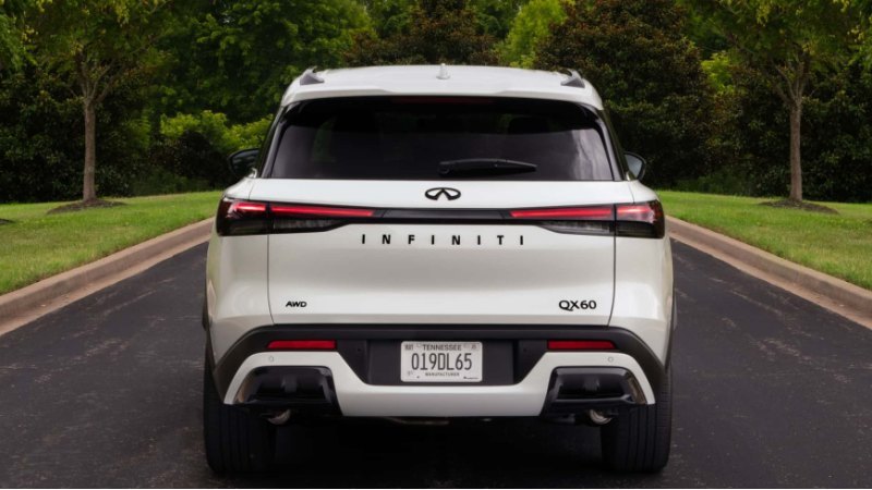 Infiniti QX60 всегда выделялся на фоне…