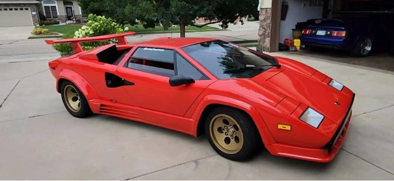 Отличите ли вы QV от 25-й юбилейной Lamborghini…