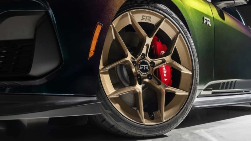 Для покупателей Mustang от RTR, доступных цветов…