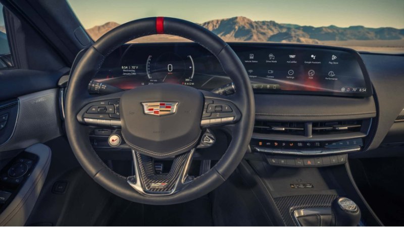 Cadillac расширяет возможности своего спортивного…