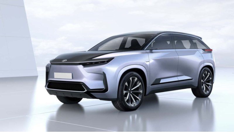Toyota намерена выйти на рынок EV с трехрядным…