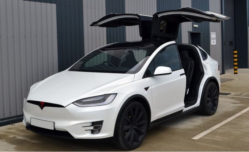 Альтернативы Tesla Model X