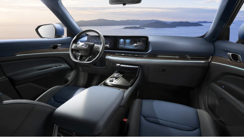 Оснащается Ford Equator Sport 1,5-литровым…