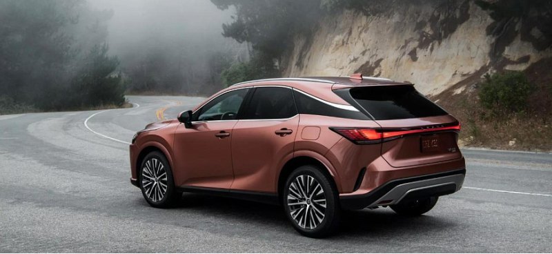 Компания Lexus обновила свой самый продаваемый…