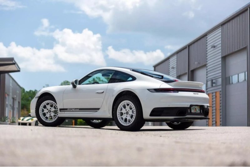 Porsche 911 Dakar, несомненно, крут, но это также…