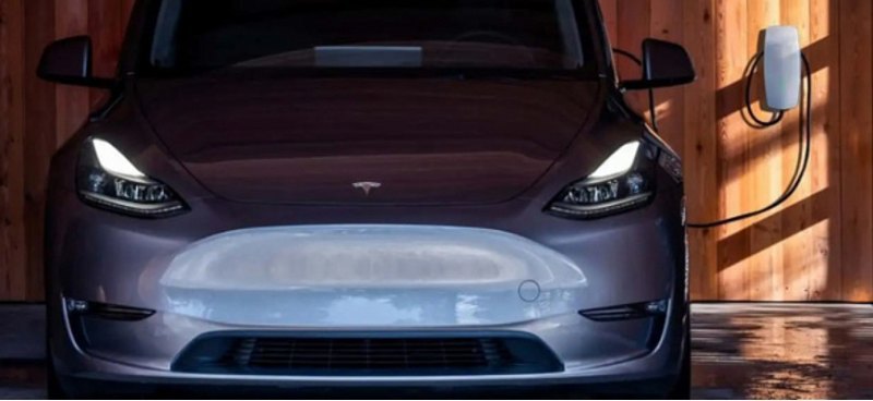 Tesla собирается выпустить беспроводную зарядку…