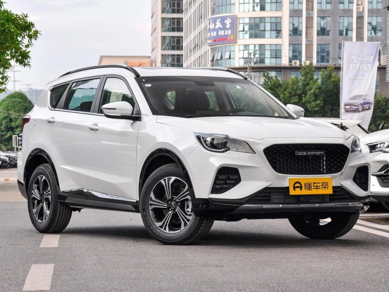 Китайский кроссовер Soueast DX8S с семиместным…