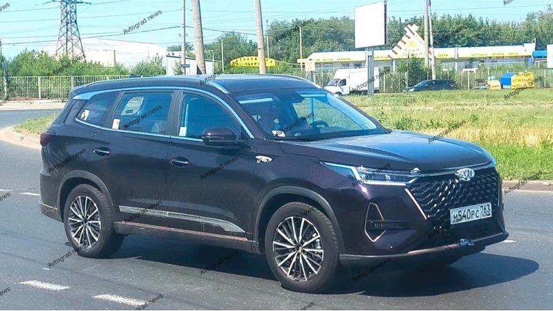 С моделью X-Cross 8 в итоге вышло немало…