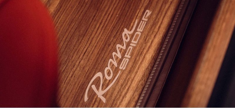Эта «деревянная» версия итальянского Ferrari Roma…
