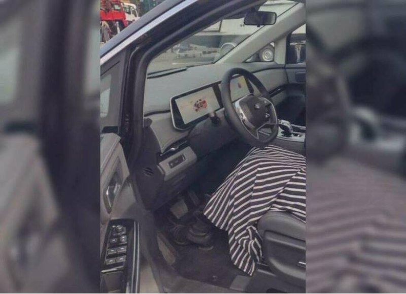 На китайском авторынке JAC Refine RF8 имеет…