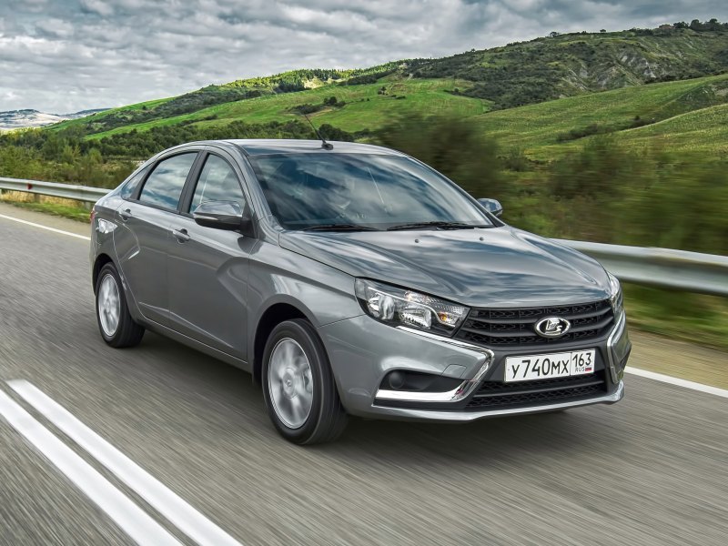 Третья позиция достается седану LADA Vesta.…