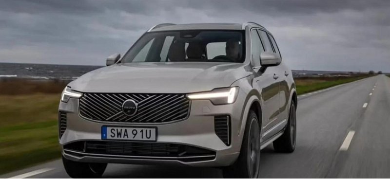 Представлен бензиновый Volvo XC90 с улучшенной…