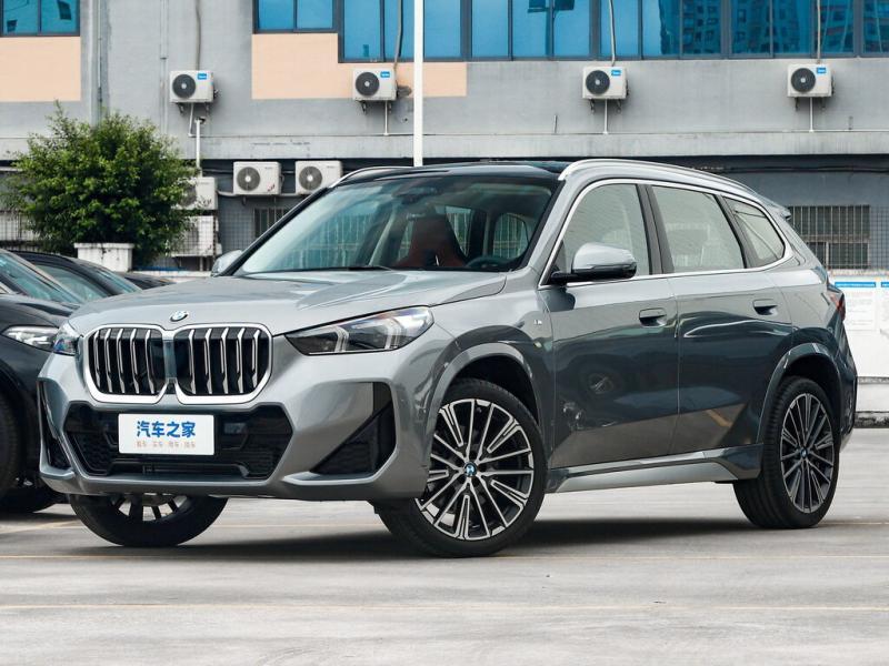 Кроссовер Audi Q3 в рестайлинговом исполнении…