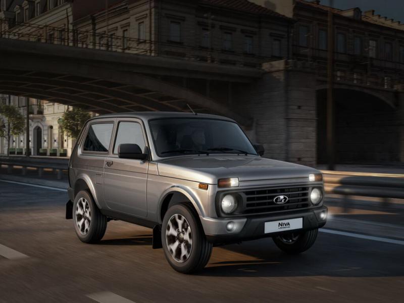 Второе место занимает внедорожник LADA Niva…