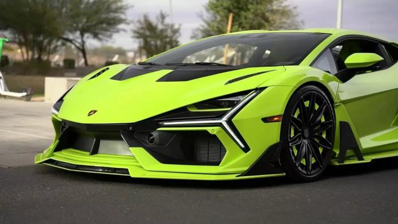 Судя по внешнему виду этого Lamborghini, на нем…