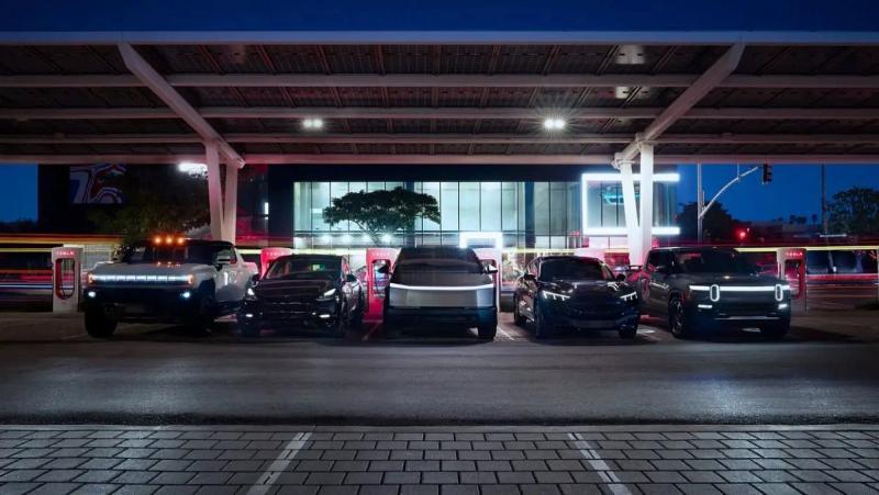 Из-за чего у американской Tesla все реже и реже…