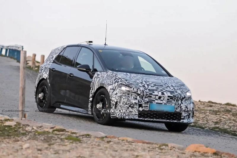 Замечен прототип электрического хэтчбека от Cupra