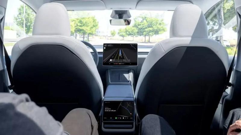 Чем отличается роботакси Tesla от обычной версии…