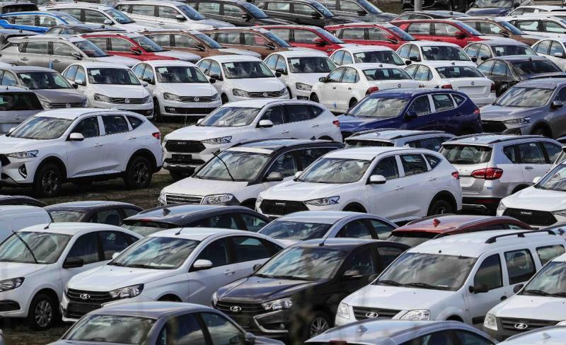 Россиян предостерегли от покупки новых авто…