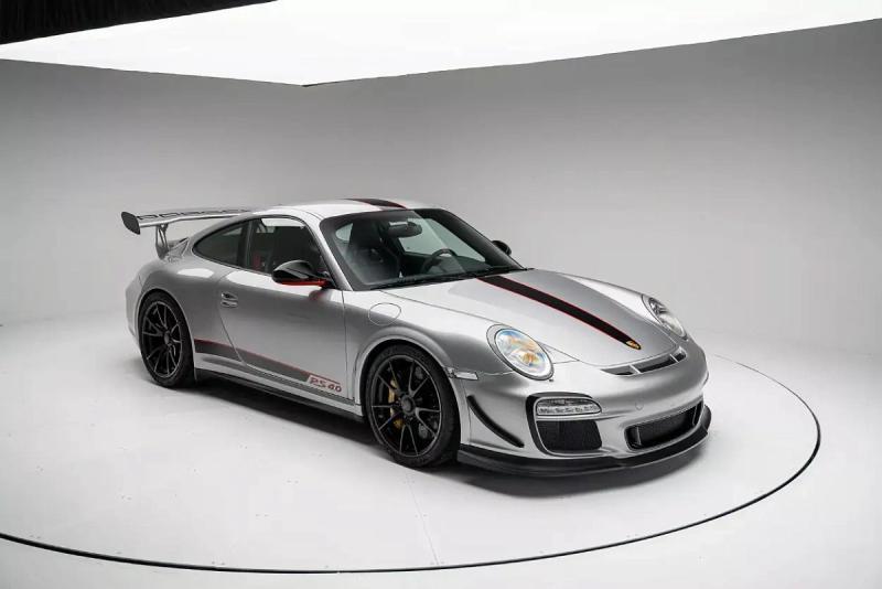За счет чего этот Porsche 911 стоит почти 3…